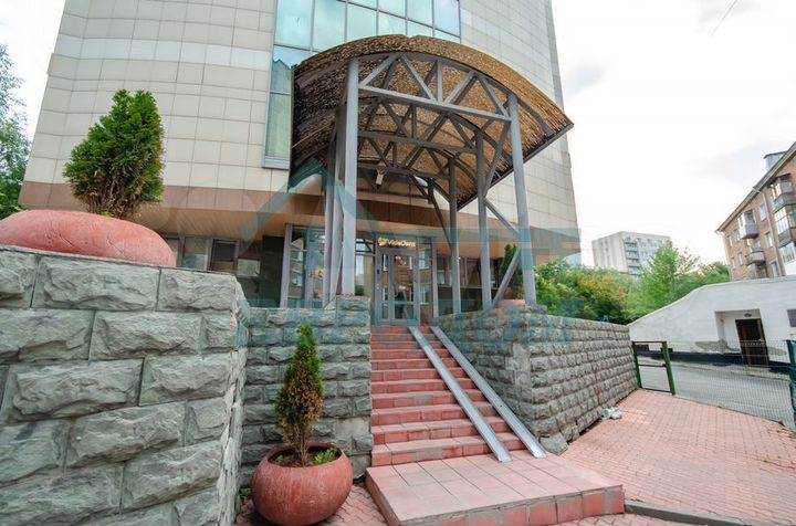 Офис с отдельным входом