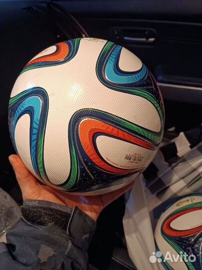 Футбольный мяч adidas brazuca 2014 FIFA PRO