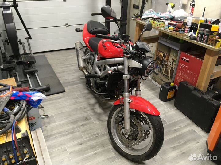 Suzuki SV400