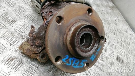 Ступица задняя левая volkswagen passat B5 (2ST15MH