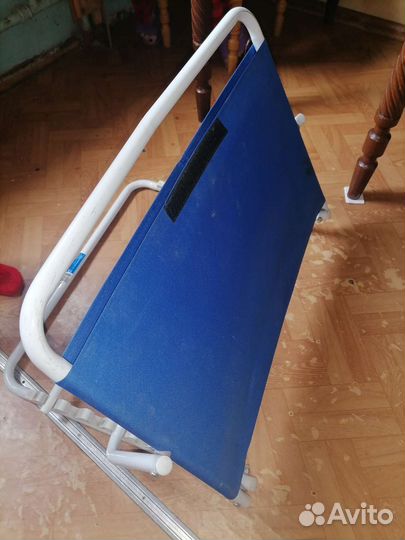 Столик и подставка по спину