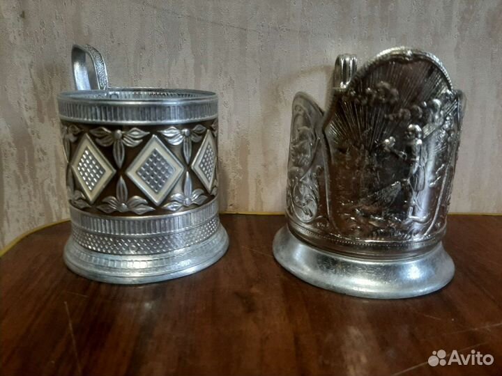 Поднос и подстаканники