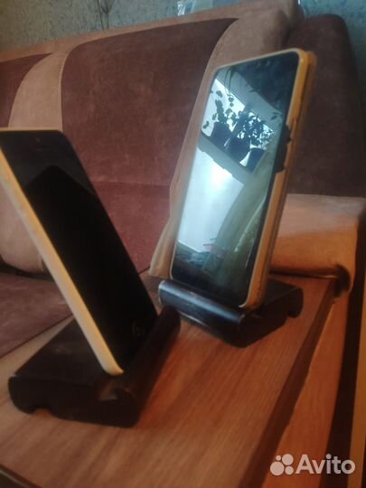 Подставка для телефона деревянная