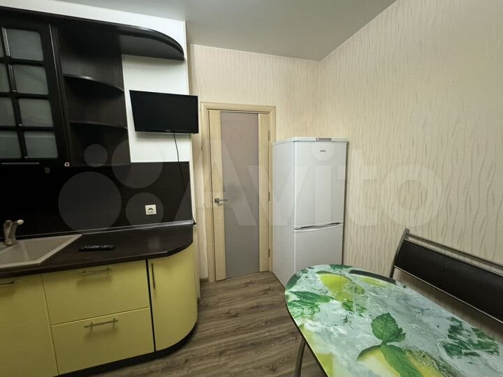 2-к. квартира, 52 м², 2/12 эт.