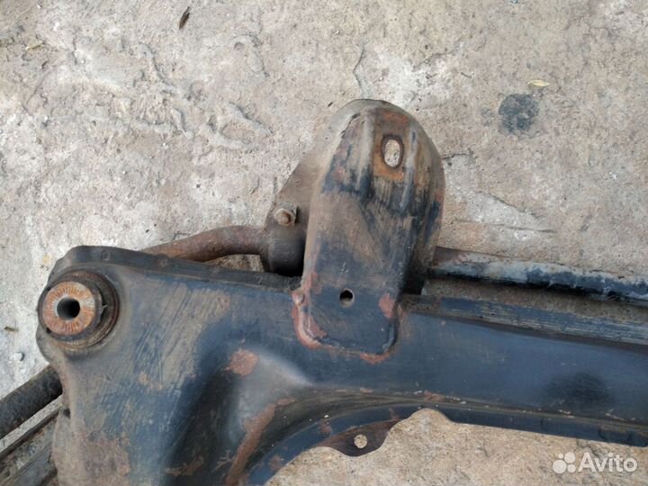 Подрамник на audi 80 b3