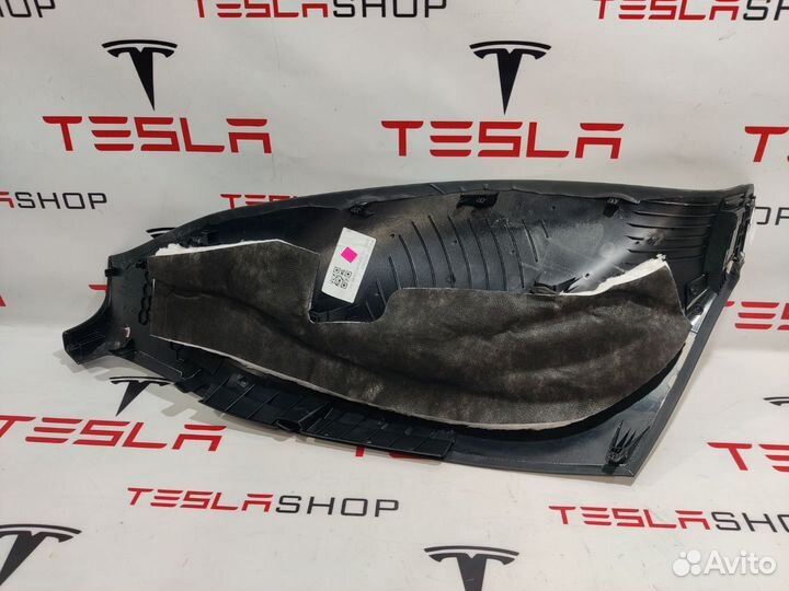 Накладка стойки С Tesla Model X 2016 1035977-00-E