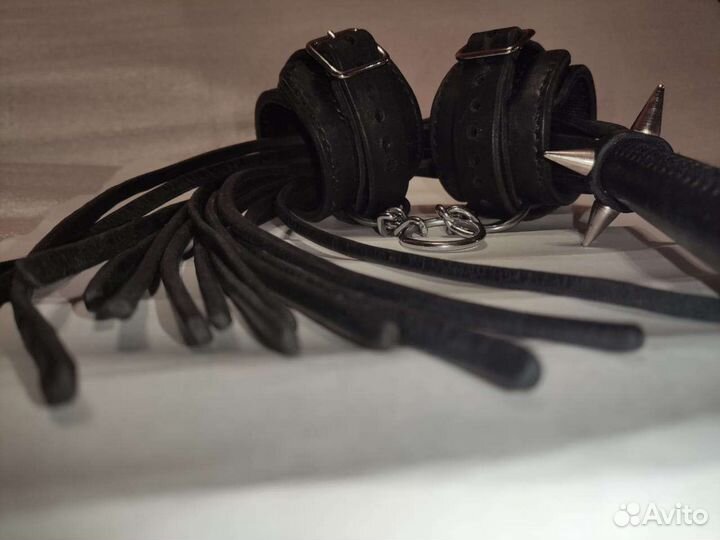 Кожаные браслеты