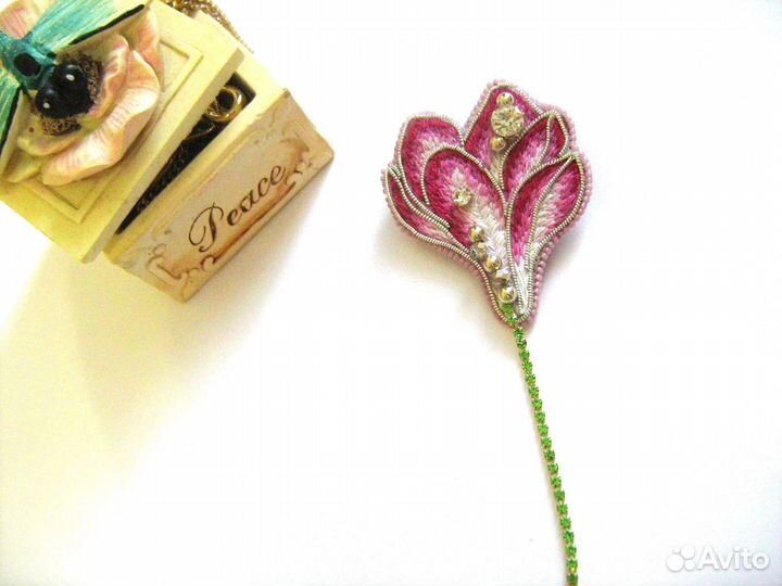 Брошь ручной работы вышивка