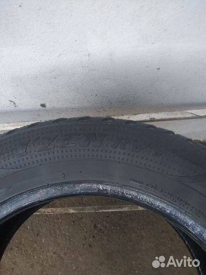 Kumho I'Zen RV Stud KC16 235/55 R17