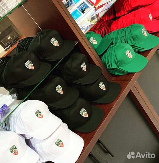 Кепка с логотипом