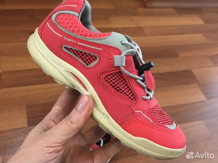 Кроссовки для девочки