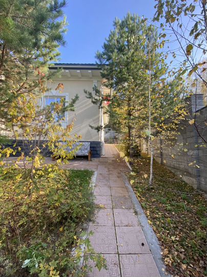 Дом 200 м² на участке 15 сот.