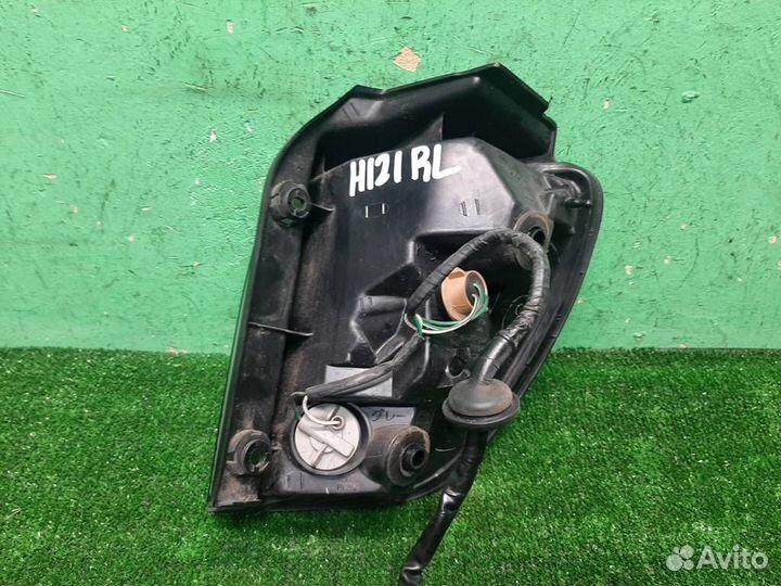 Фонарь задний наружный левый Lexus RX300 (MCU15)