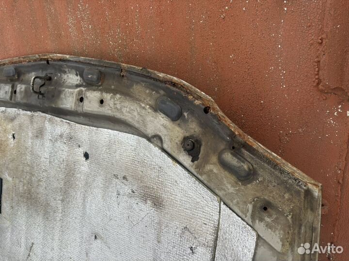 Капот на renault logan 1