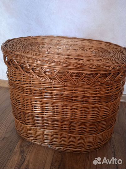 Интерьерная большая корзина с крышкой из лозы