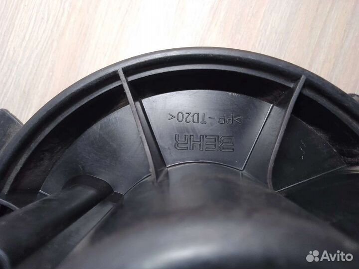 Мотор печки Peugeot 206