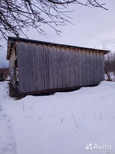 Сарай деревянный