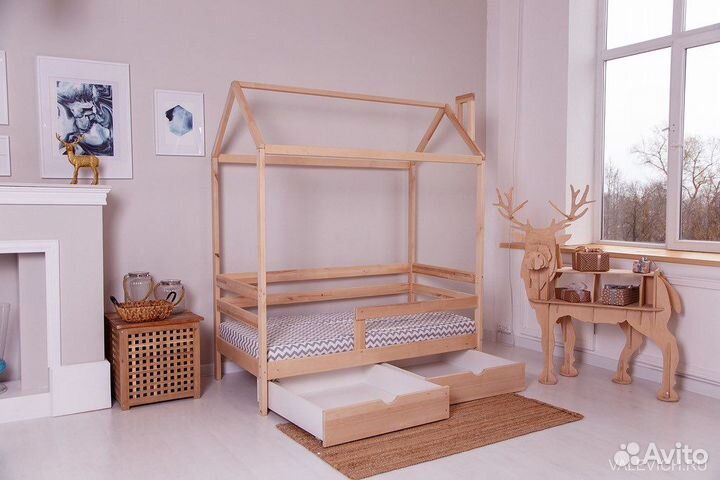 Кроватка домик новая Classic