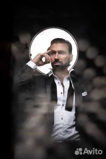 Режиссер постановщик, сценарист