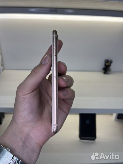 iPhone 8, 64 ГБ