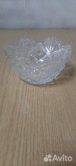 Хрустальная конфетница
