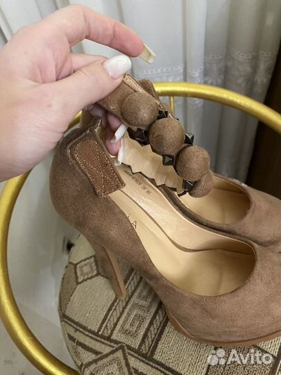 Туфли женские на высоком каблуке 37 размер