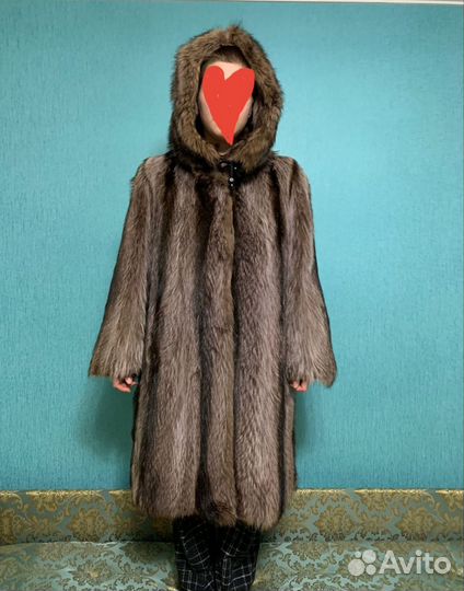 Шуба из енота с капюшоном