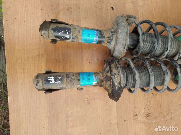 Стойка Амортизатора Volkswagen Golf 3