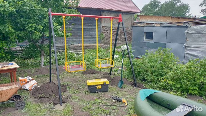 Детские качели уличные