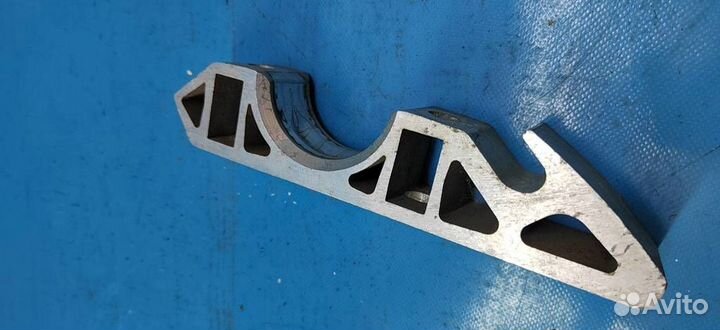 Кронштейн VW Touareg (2002-2010)