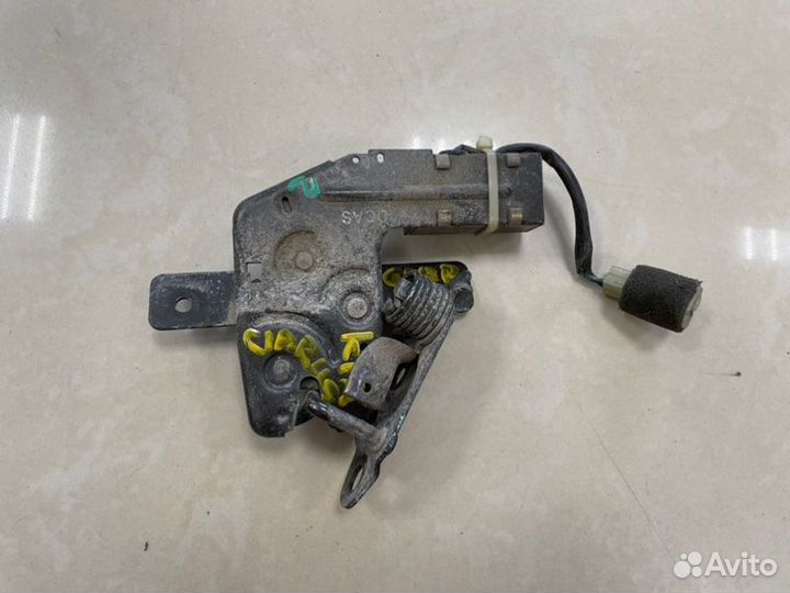 Замок крышки багажника Kia Clarus седан FE 2000