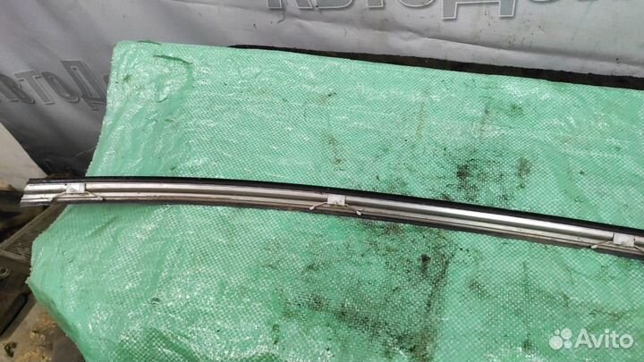 Молдинг переднего стекла Mitsubishi Lancer 9