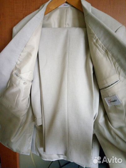 Мужской костюм с брюками