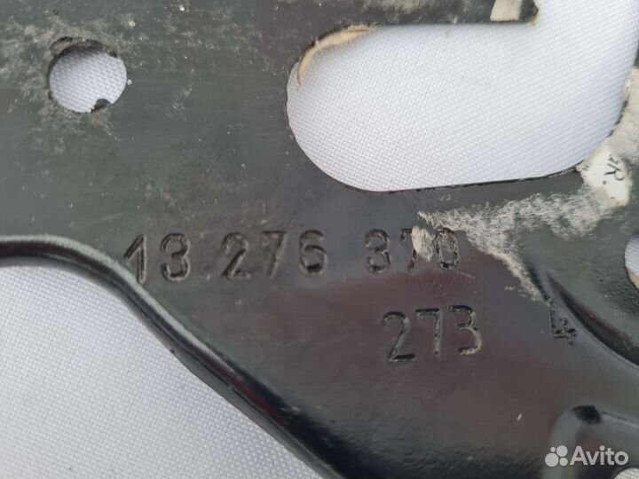 Кронштейн крыла передний Opel Astra J