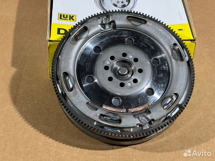 Маховик двухмассовый VW Crafter 2.5 TDI 2006-2011