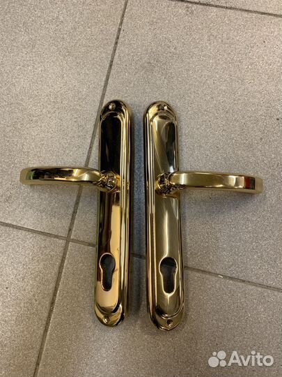 Бронзовые дверные ручки