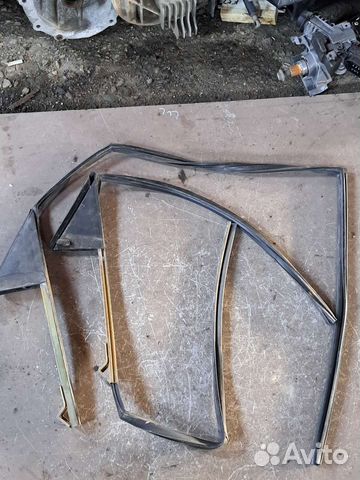 Накладка двери задний Mitsubishi Mirage