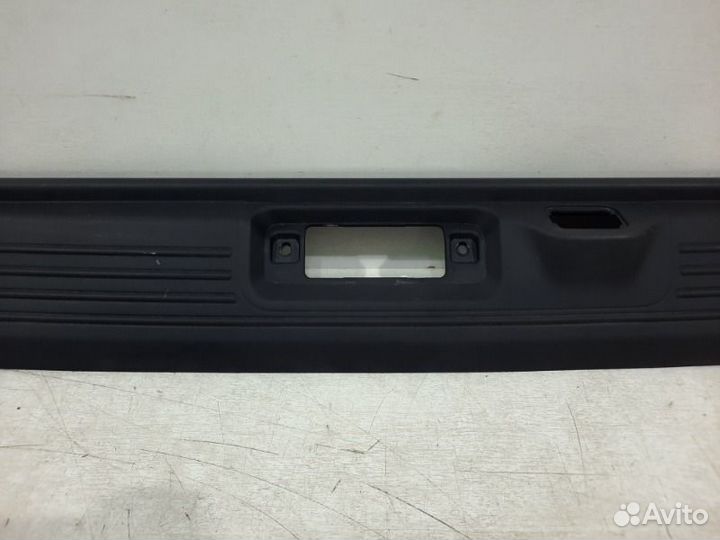 Обшивка двери багажника задняя Land Rover Range