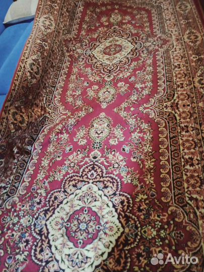 Ковер шерстяной, плотный