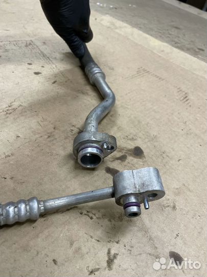 Трубка кондиционер длинная толстая тонкая Тигуан 1