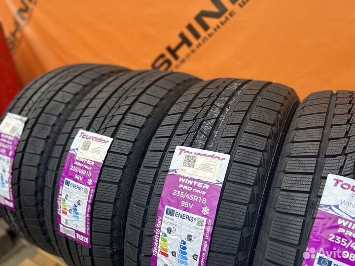 Tourador Winter Pro TSU2 235/45 R18 98V