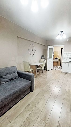 2-к. квартира, 49 м², 13/18 эт.