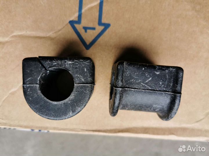 Втулки заднего стабилизатора Toyota Rav4