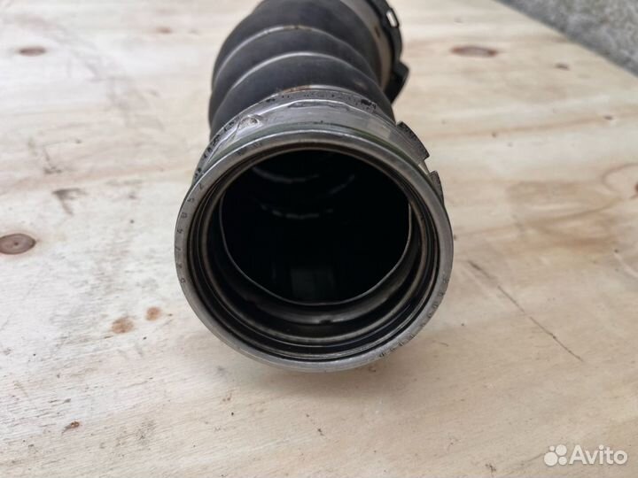 Патрубок интеркулера BMW X5 F15 2015 11617823236