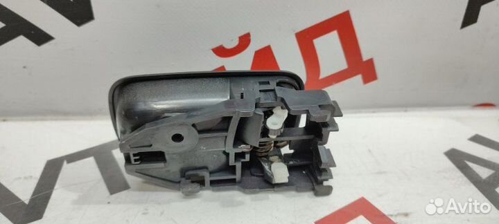 Ручка двери внутренняя передняя левая Mitsubishi