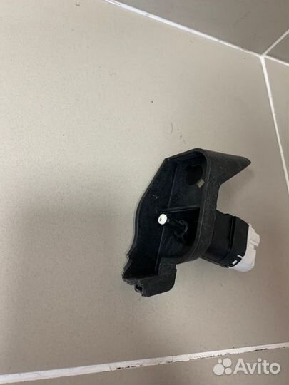 Выключатель стоп-сигнала Renault Duster 2 (Hjd) 2