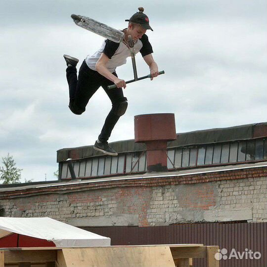 Тренер по трюковому самокату