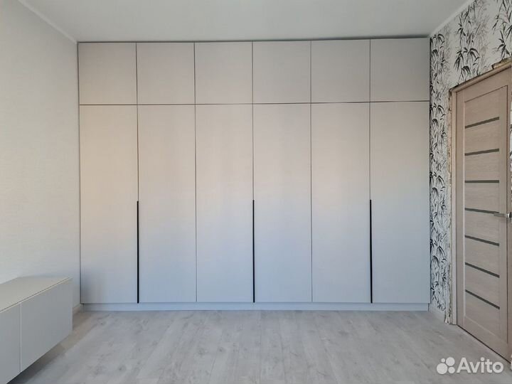 Шкаф распашной