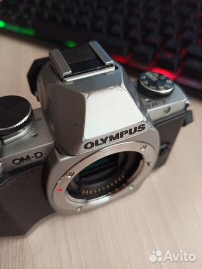 Olympus OM-D E-M10 kit + Доп Аккумуляторы