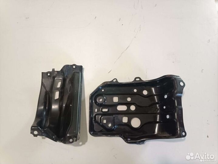 Площадка аккумулятора Toyota Rav 4 40